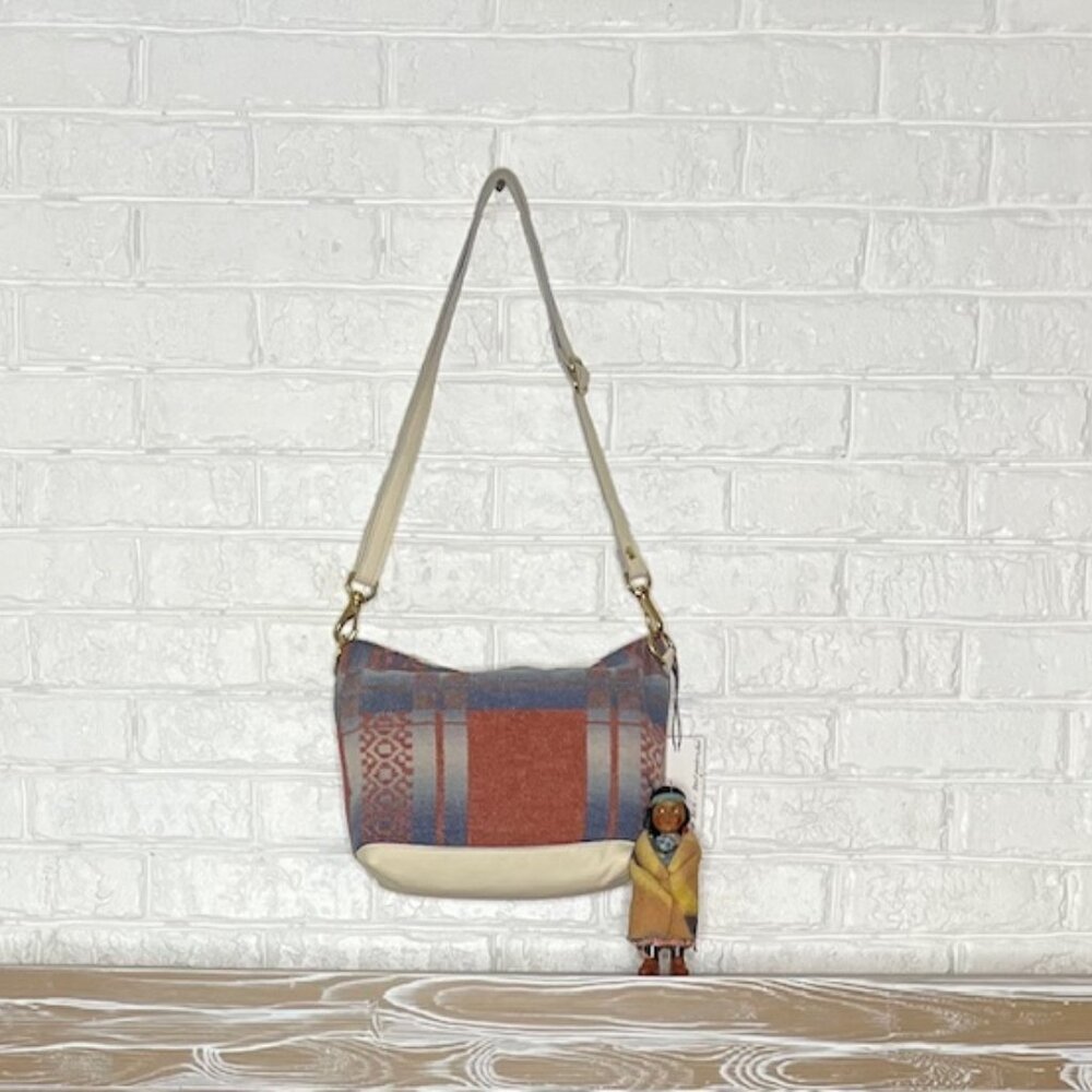 Vintage Beacon and Leather Purse - Picture 3 of 3